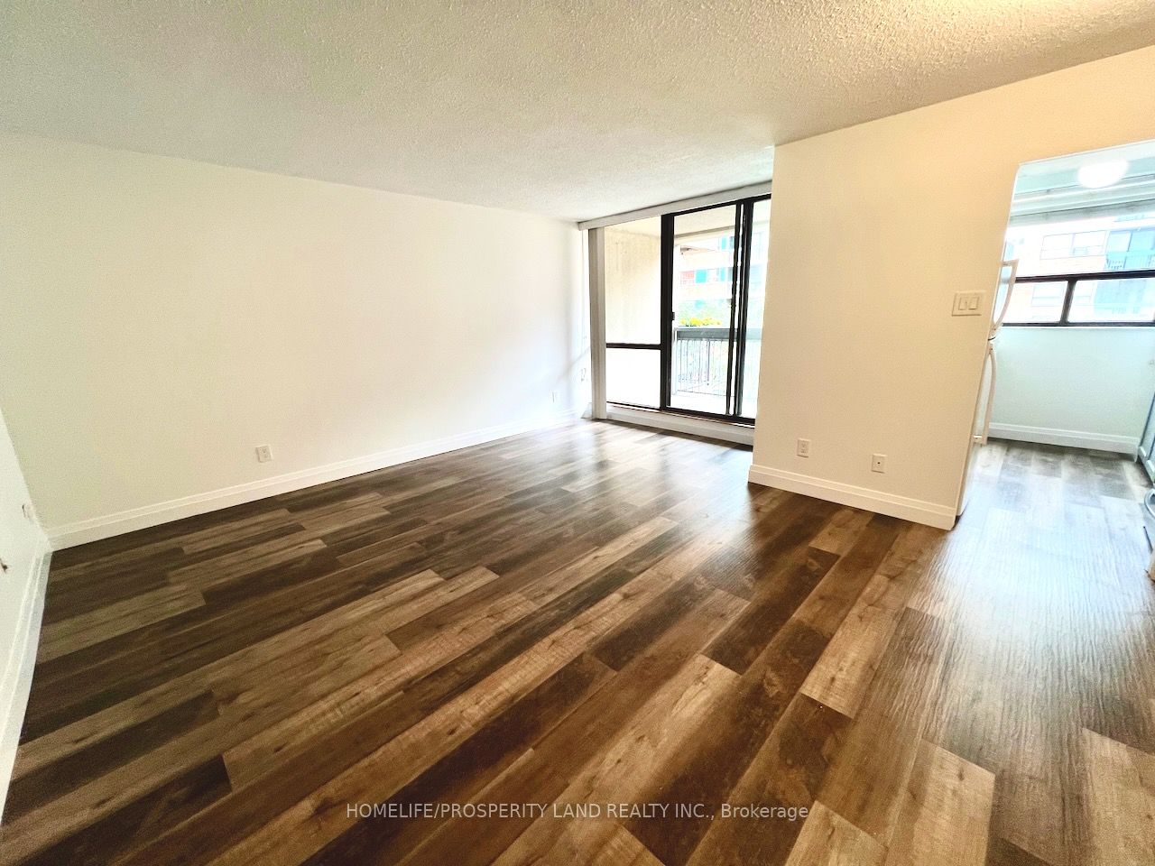 53 McCaul Street 549, Toronto, ON M5T 2W9 photo 2