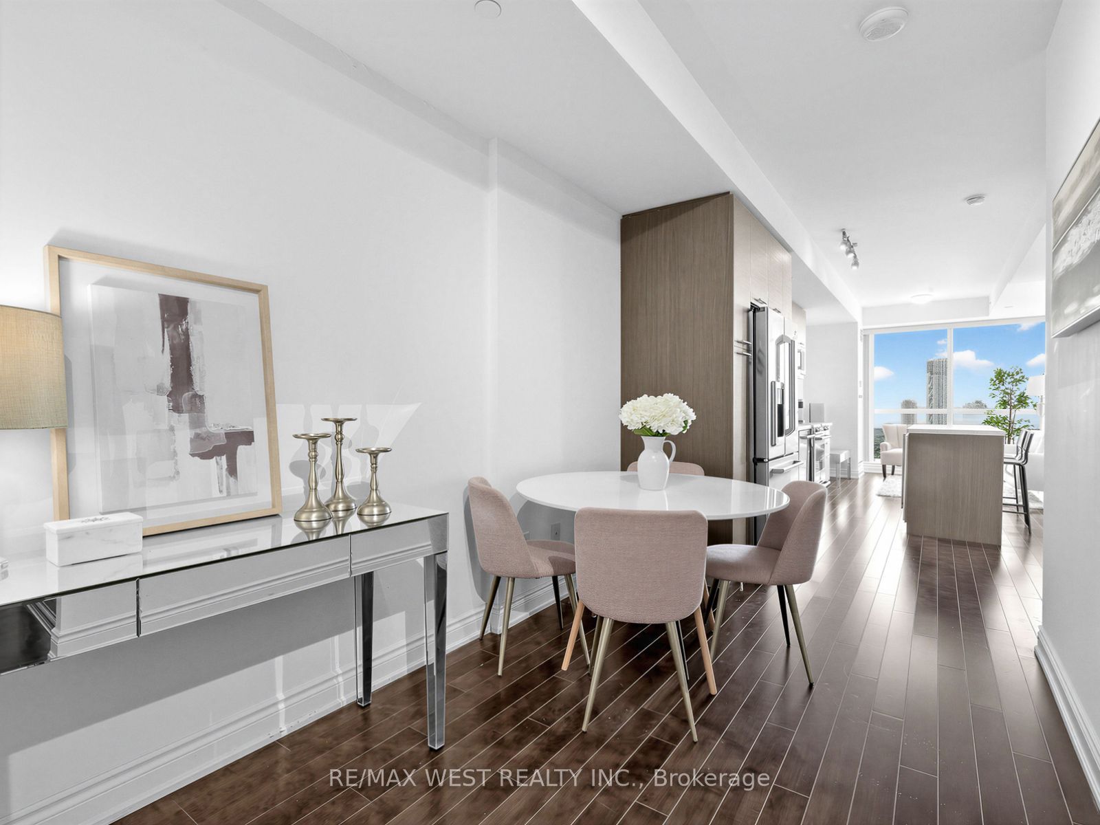 388 Yonge Street 7102, Toronto, ON M5B 0A4 photo 3