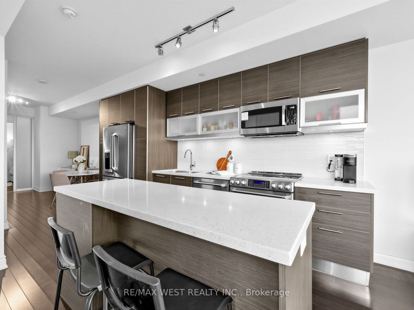 388 Yonge Street 7102, Toronto, ON M5B 0A4 photo 4