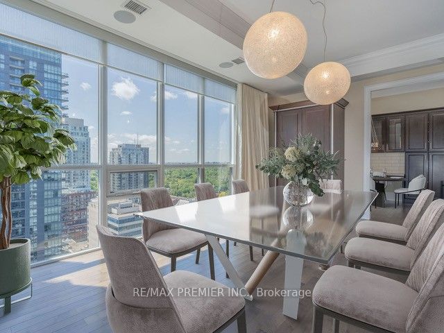 70 Roehampton Avenue 2315, Toronto, ON M4P 1R2 photo 4