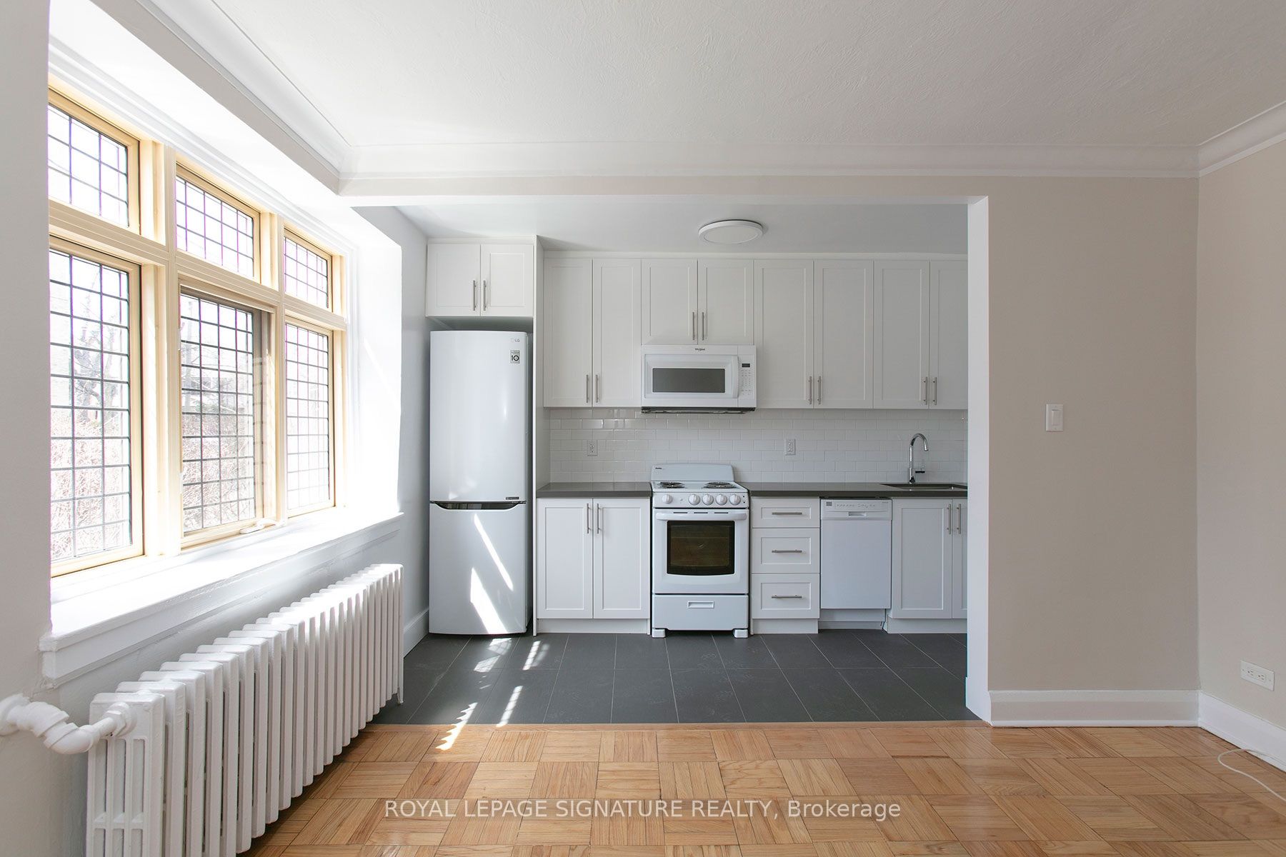394 Avenue Road 201-C, Toronto, ON M4V 2H4 photo 2