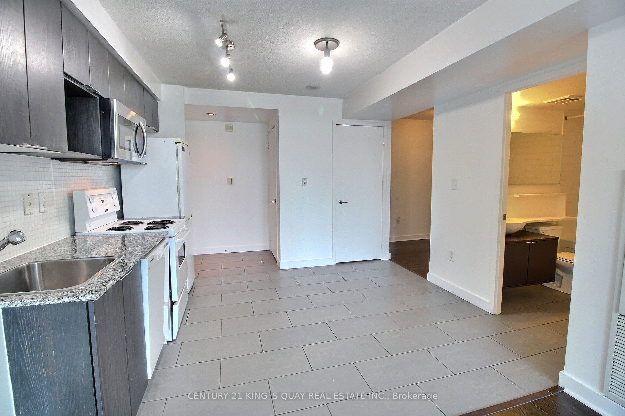 15 Fort York Boulevard 711, Toronto, ON M5V 3Y4 photo 4