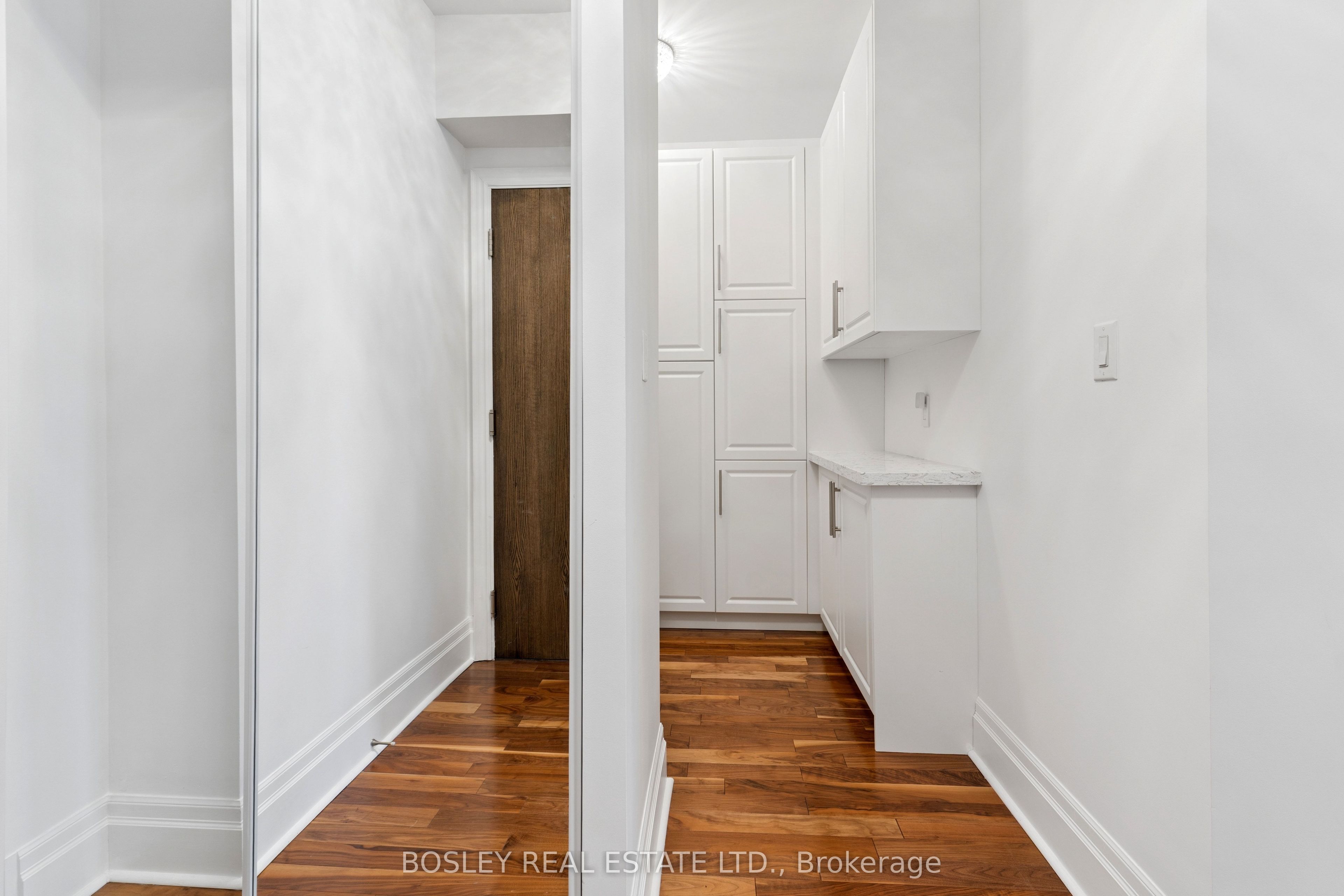 16 Harbour St. Street 4501, Toronto, ON M5J 2Z7 photo 3