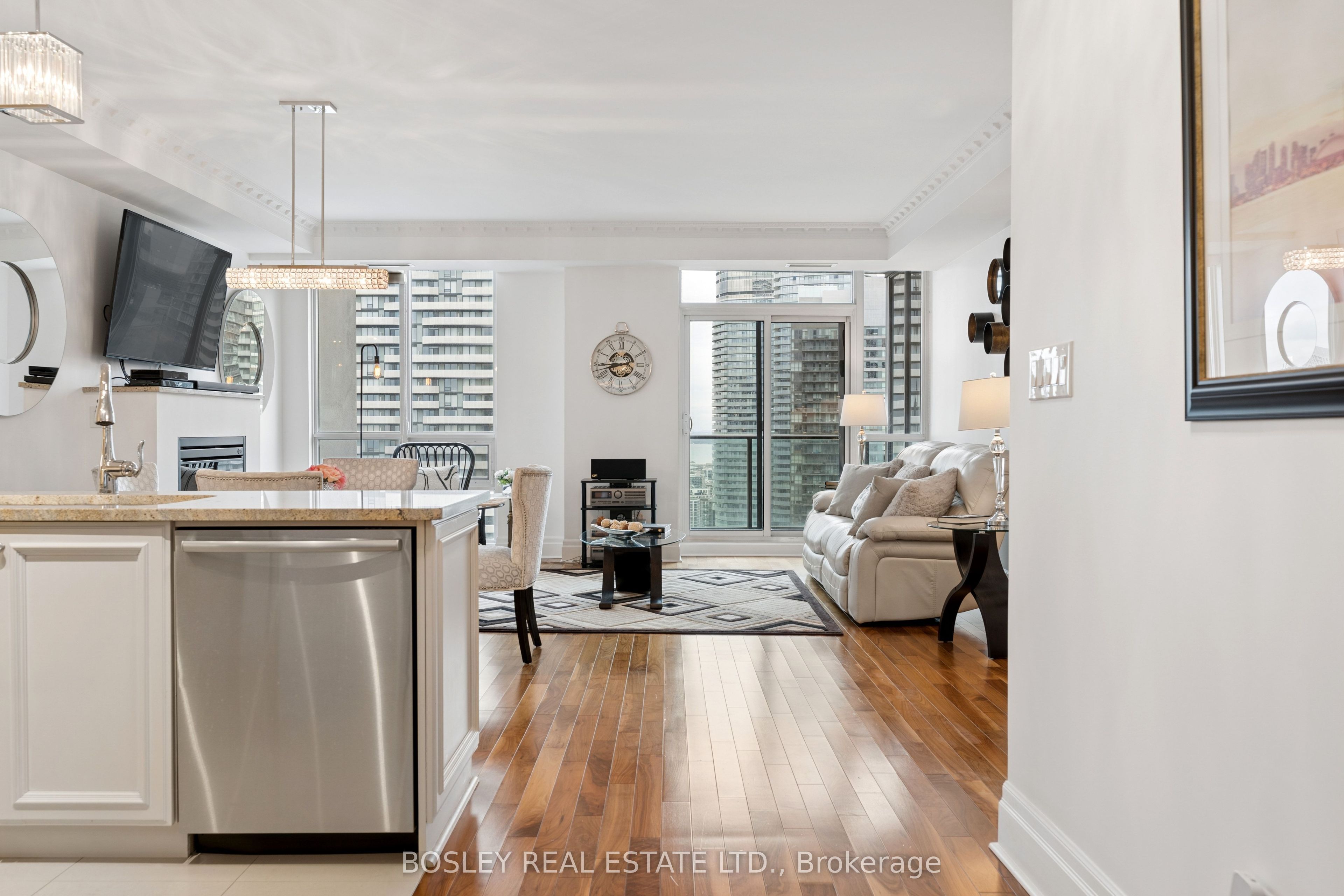 16 Harbour St. Street 4501, Toronto, ON M5J 2Z7 photo 4