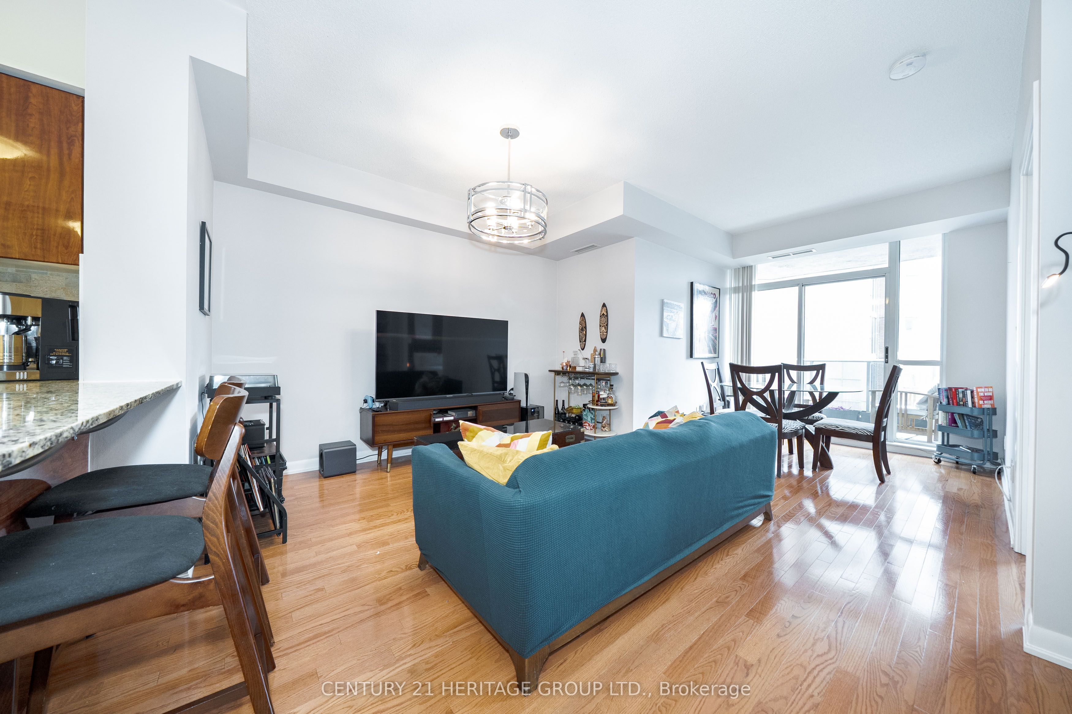 5791 Yonge Street 306, Toronto, ON M2M 0A8 photo 3