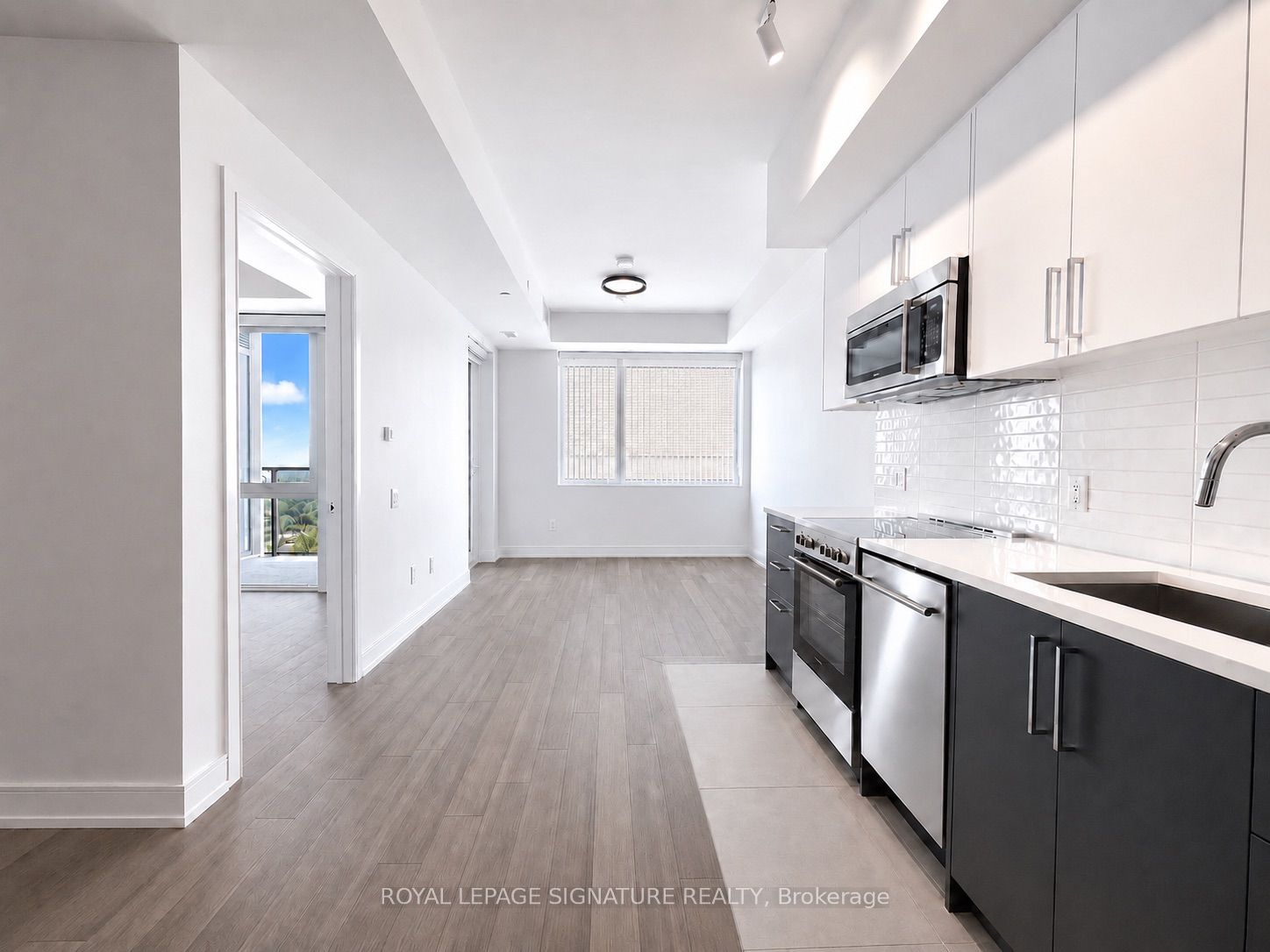 664 Spadina Avenue 903, Toronto, ON M5S 0G4