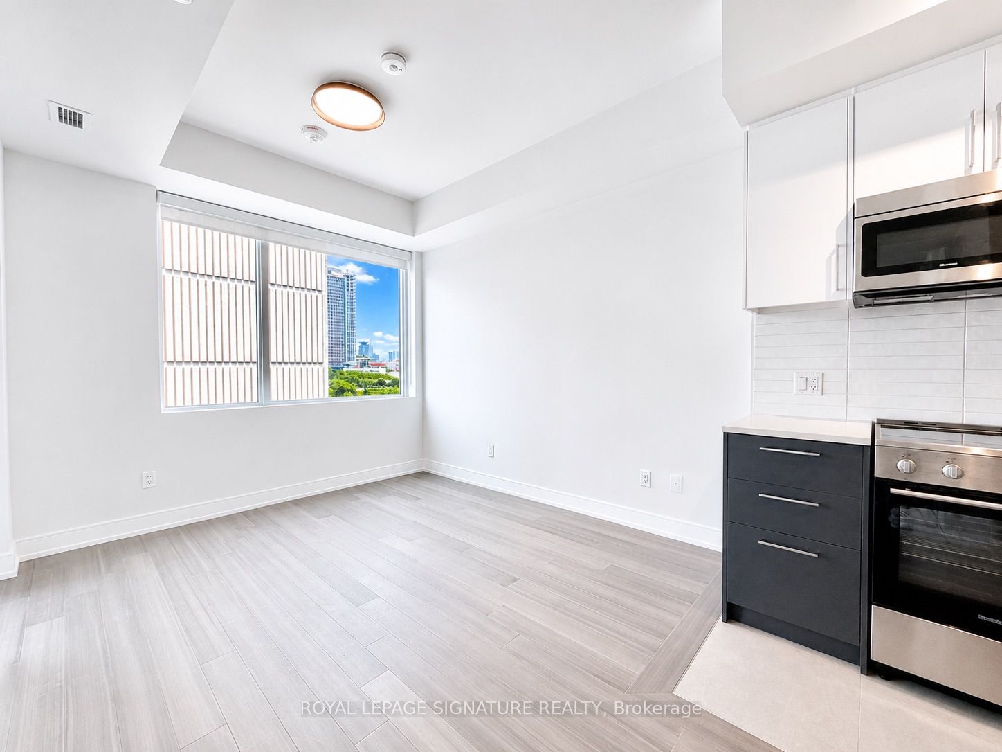 664 Spadina Avenue 903, Toronto, ON M5S 0G4 photo 2