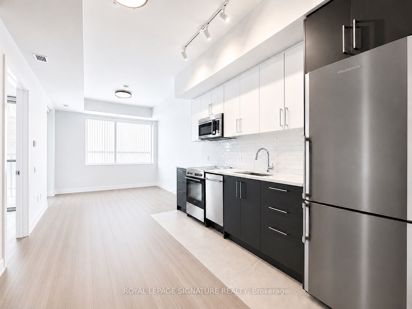 664 Spadina Avenue 903, Toronto, ON M5S 0G4 photo 4