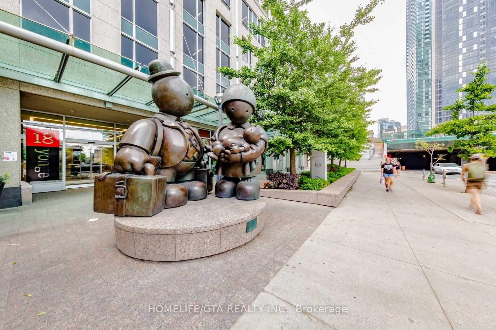 18 Yonge Street 1114, Toronto, ON M5E 1Z8 photo 2