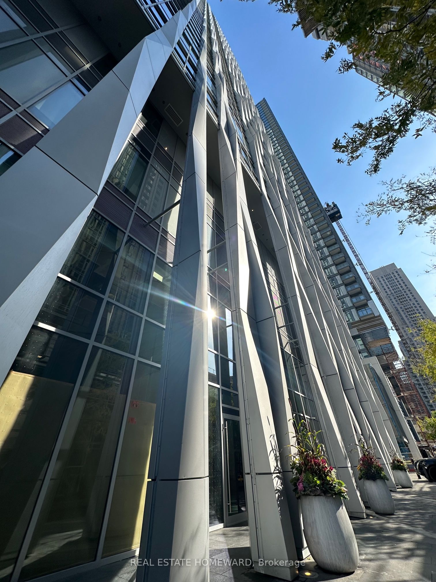 1 Yorkville Avenue 1611, Toronto, ON M4W 0B1 photo 4