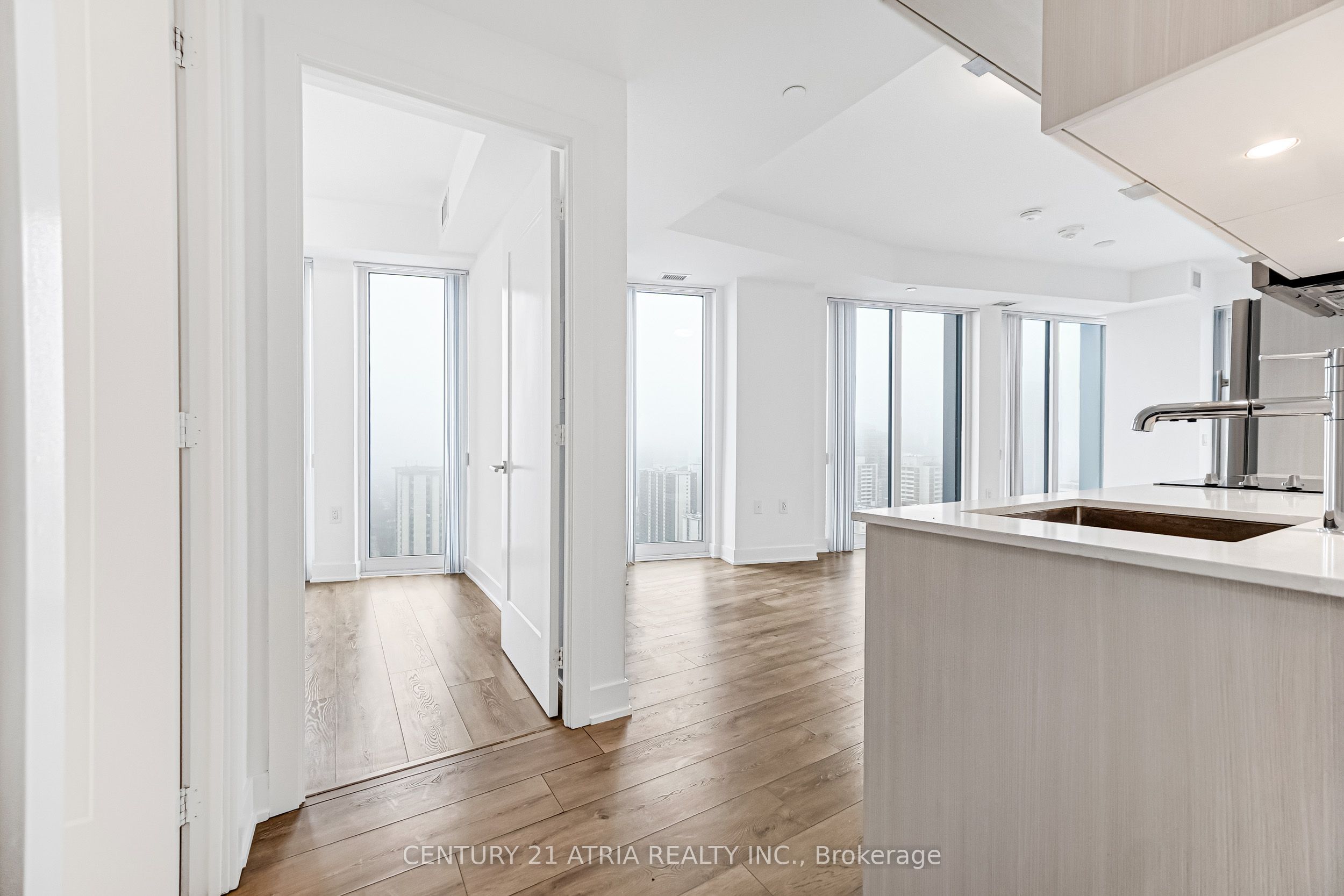 575 Bloor Street E 3308, Toronto, ON M4W 0B2 photo 5