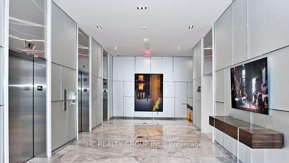 57 St Joseph Street 413, Toronto, ON M5S 0C5 photo 3
