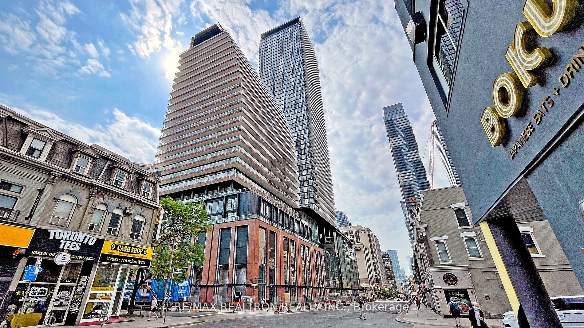 501 Yonge Street 4009, Toronto, ON M4Y 1Y4 photo 2