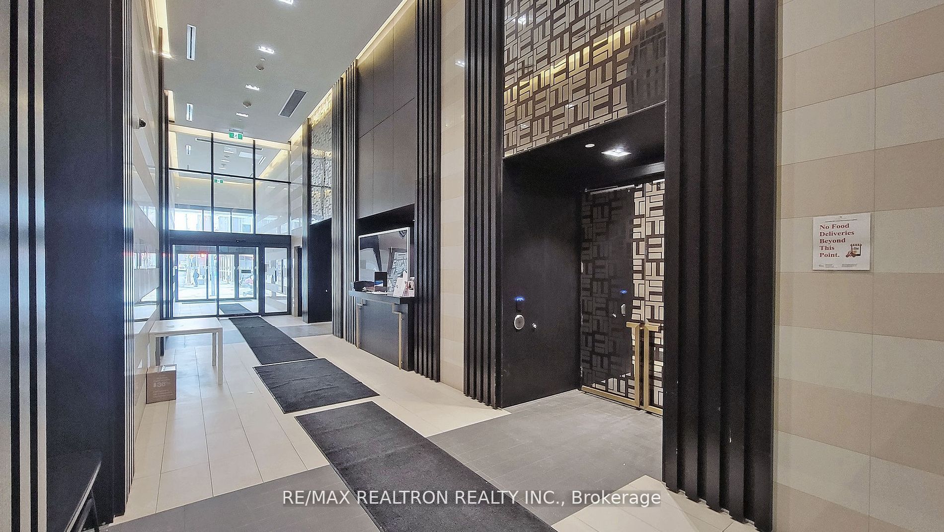 501 Yonge Street 4009, Toronto, ON M4Y 1Y4 photo 3