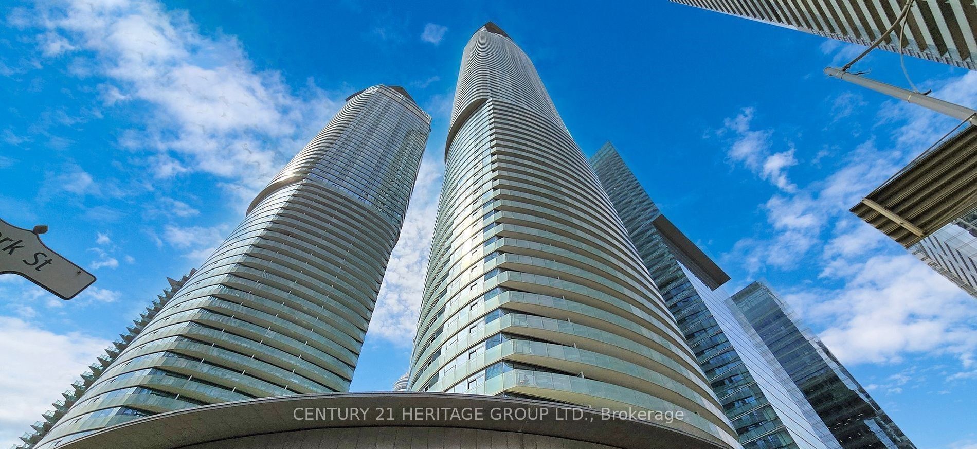 12 York Street 5202, Toronto, ON M5J 0A9