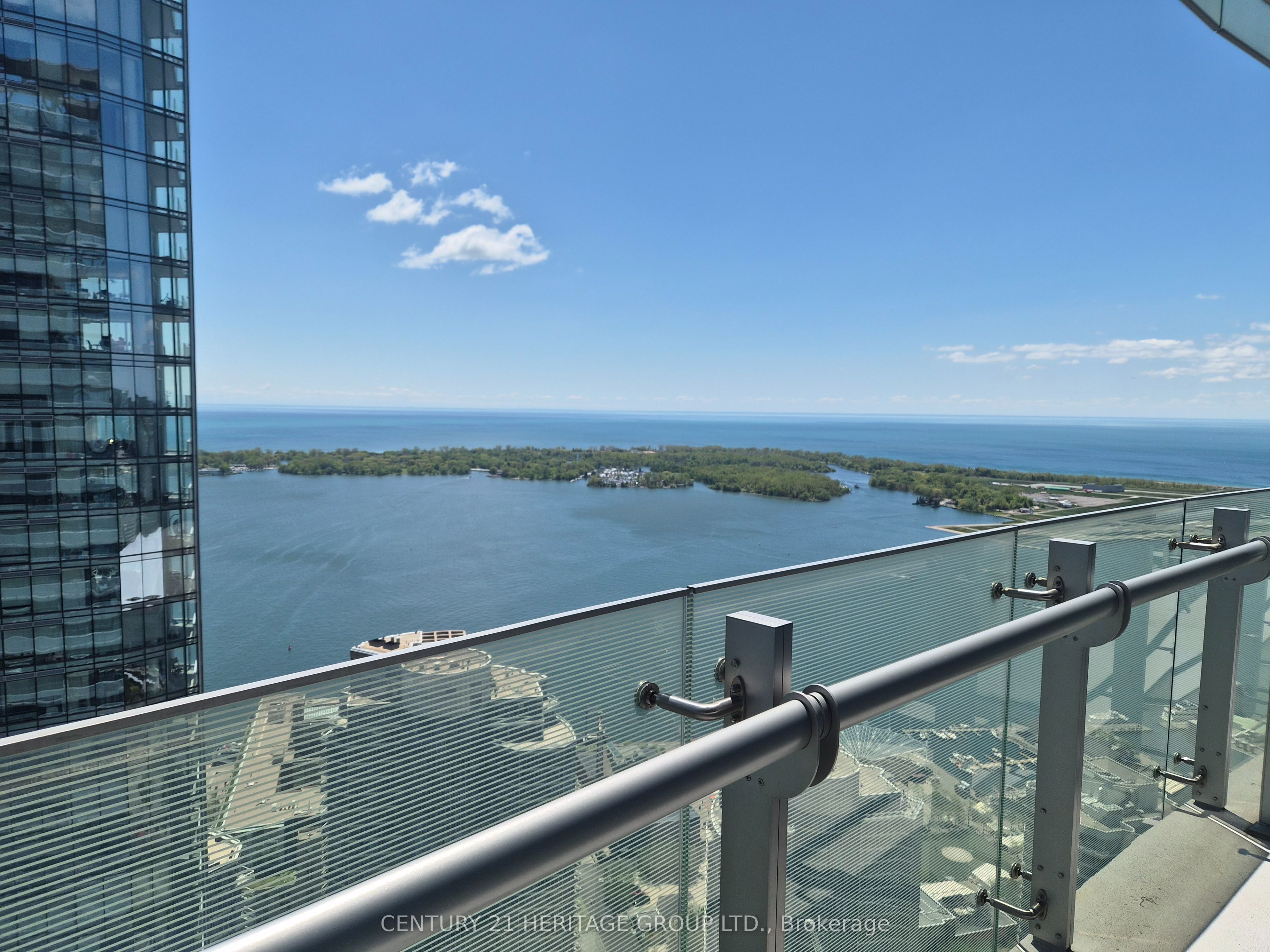 12 York Street 5202, Toronto, ON M5J 0A9 photo 2