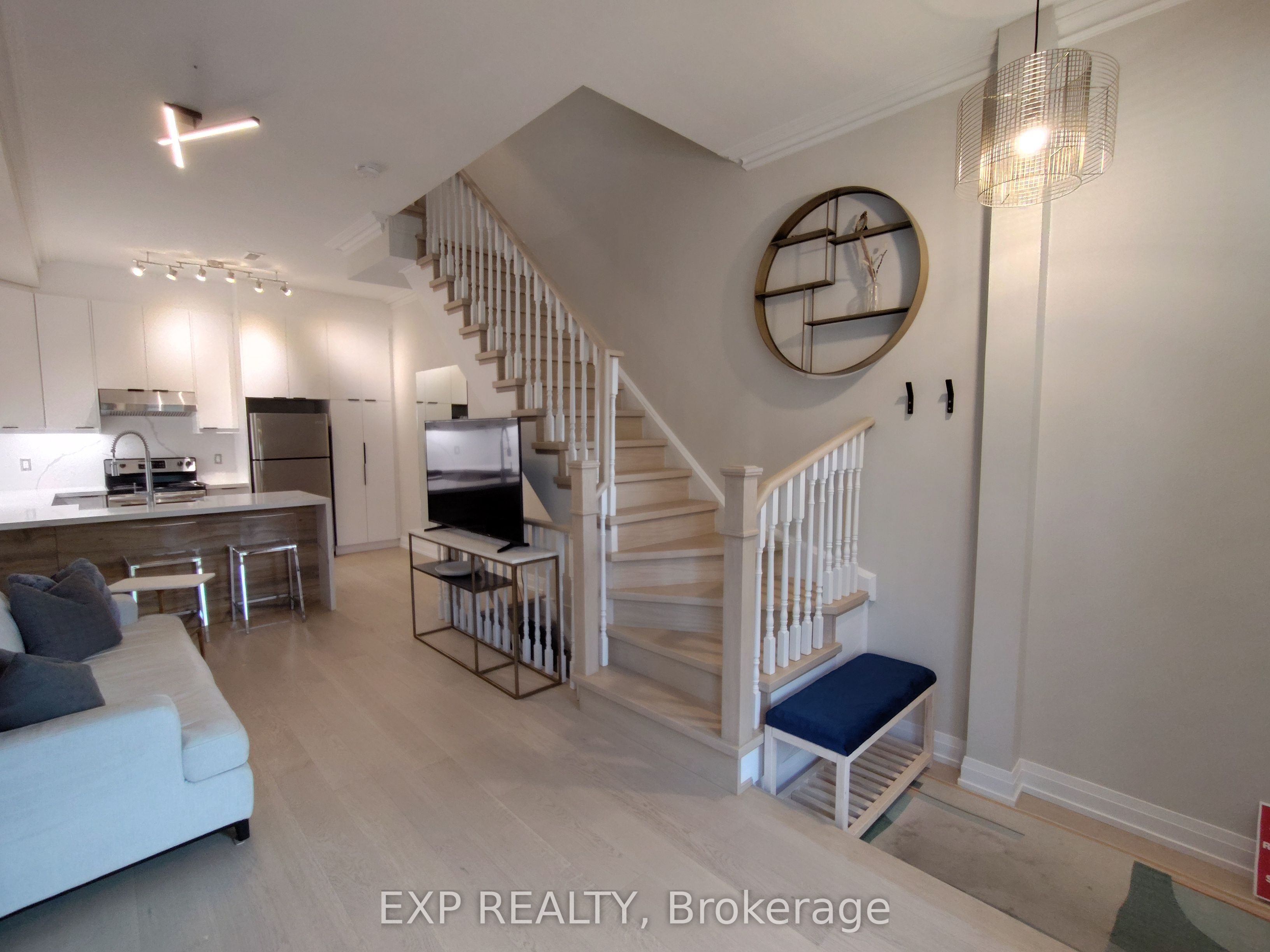 601 Adelaide Street W, Toronto, ON M6J 1A8 photo 5