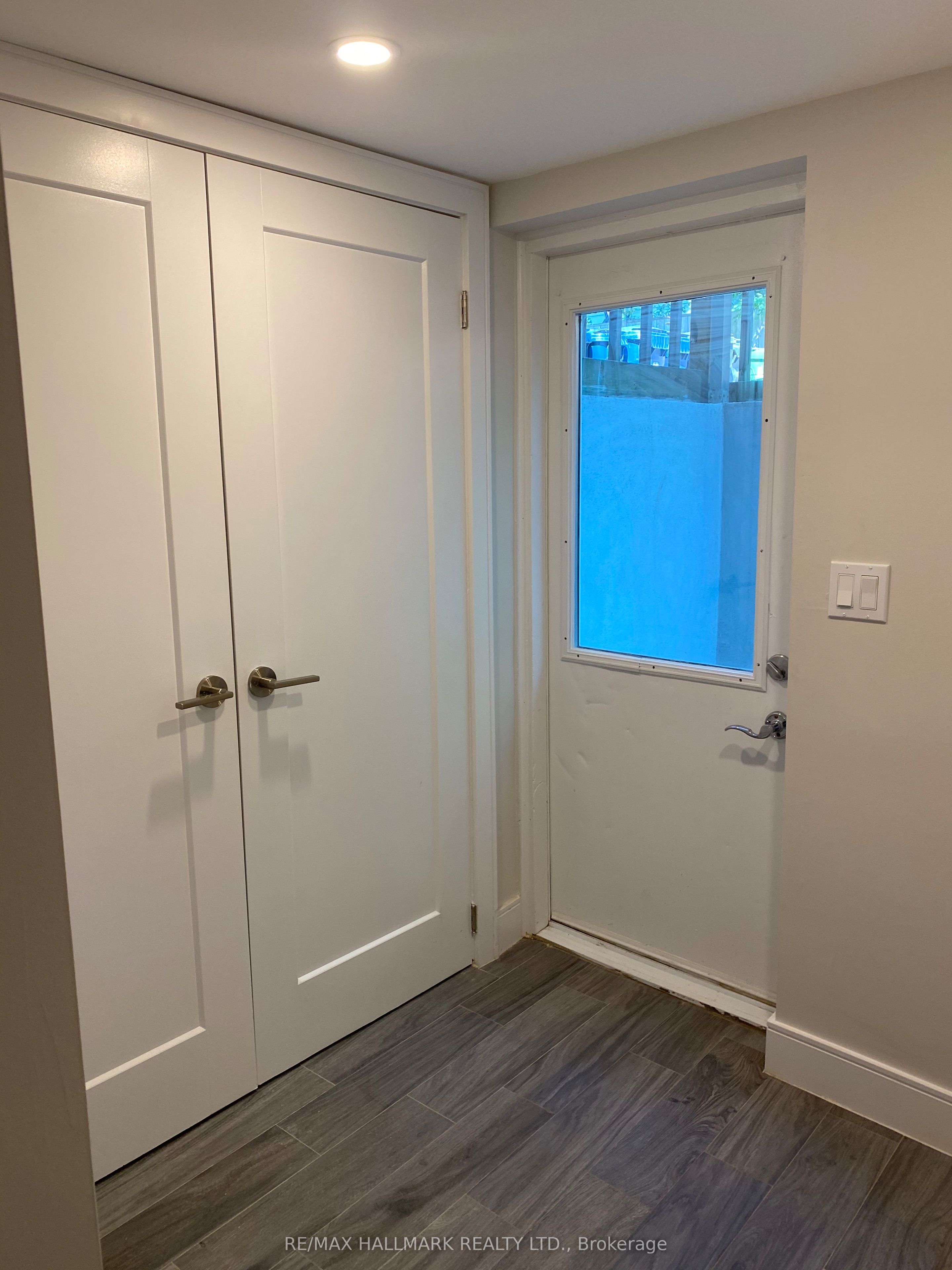 14 Rosemount Avenue Lower, Toronto, ON M6H 2M1 photo 2
