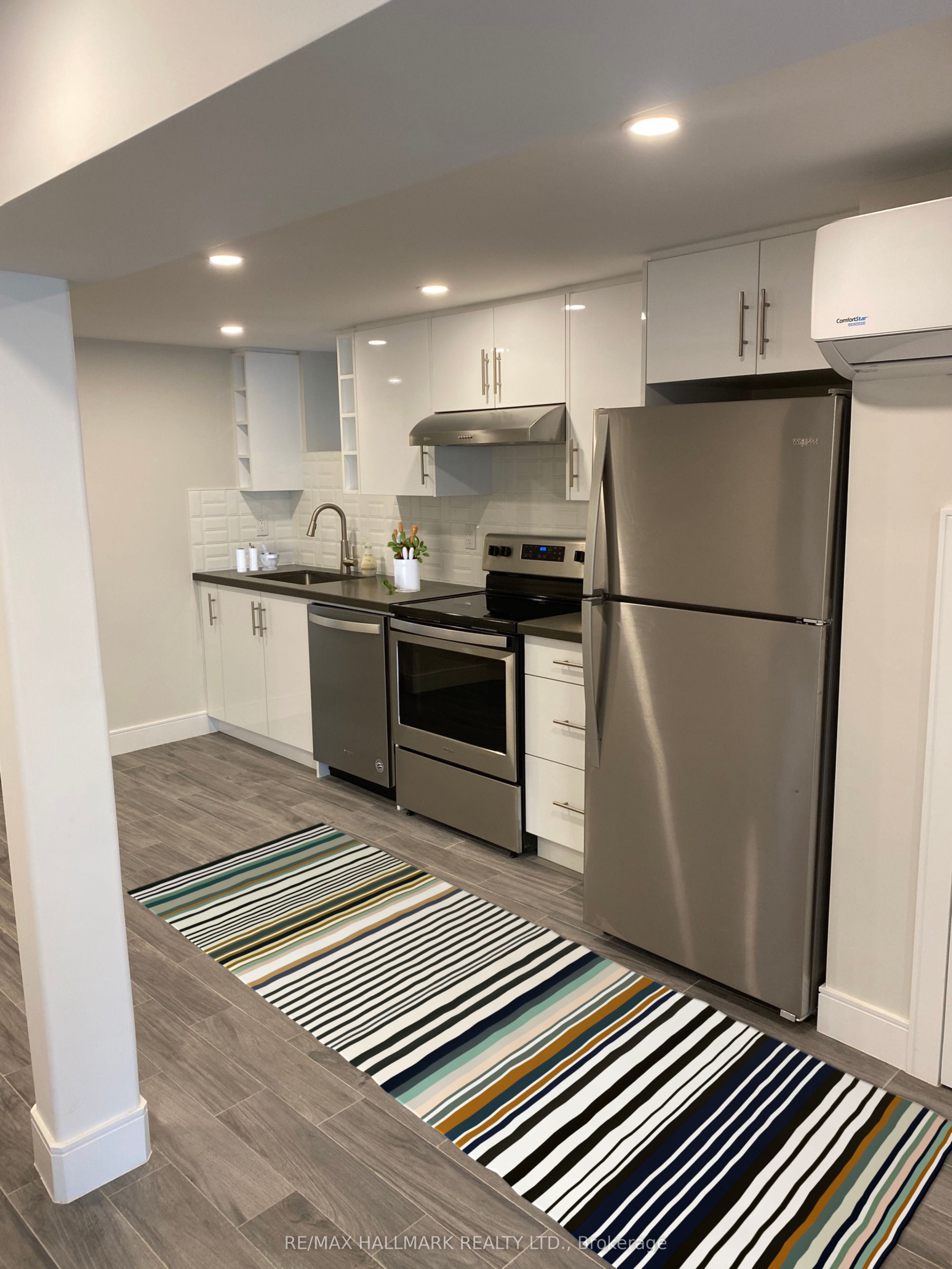 14 Rosemount Avenue Lower, Toronto, ON M6H 2M1 photo 3
