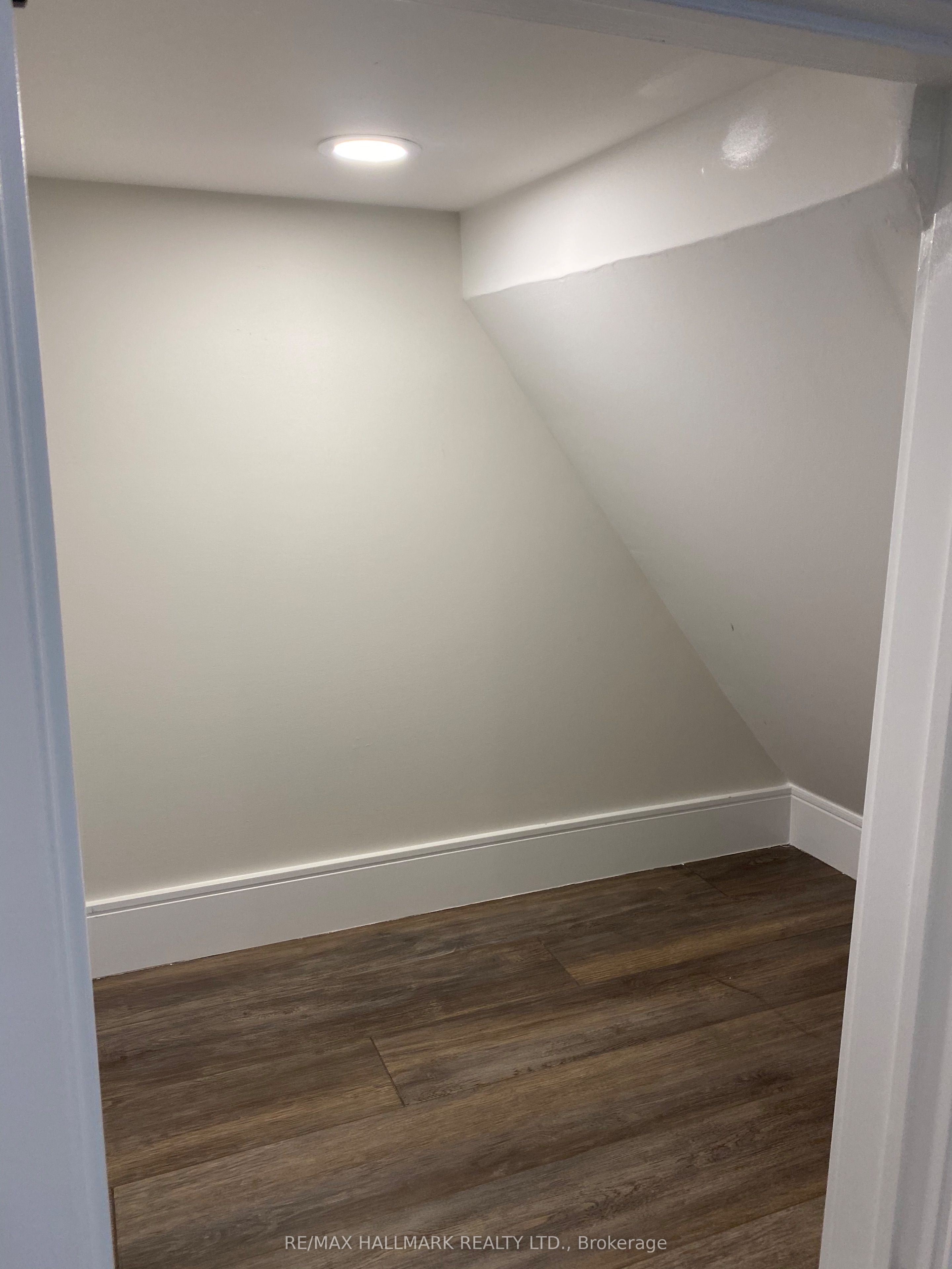 14 Rosemount Avenue Lower, Toronto, ON M6H 2M1 photo 5