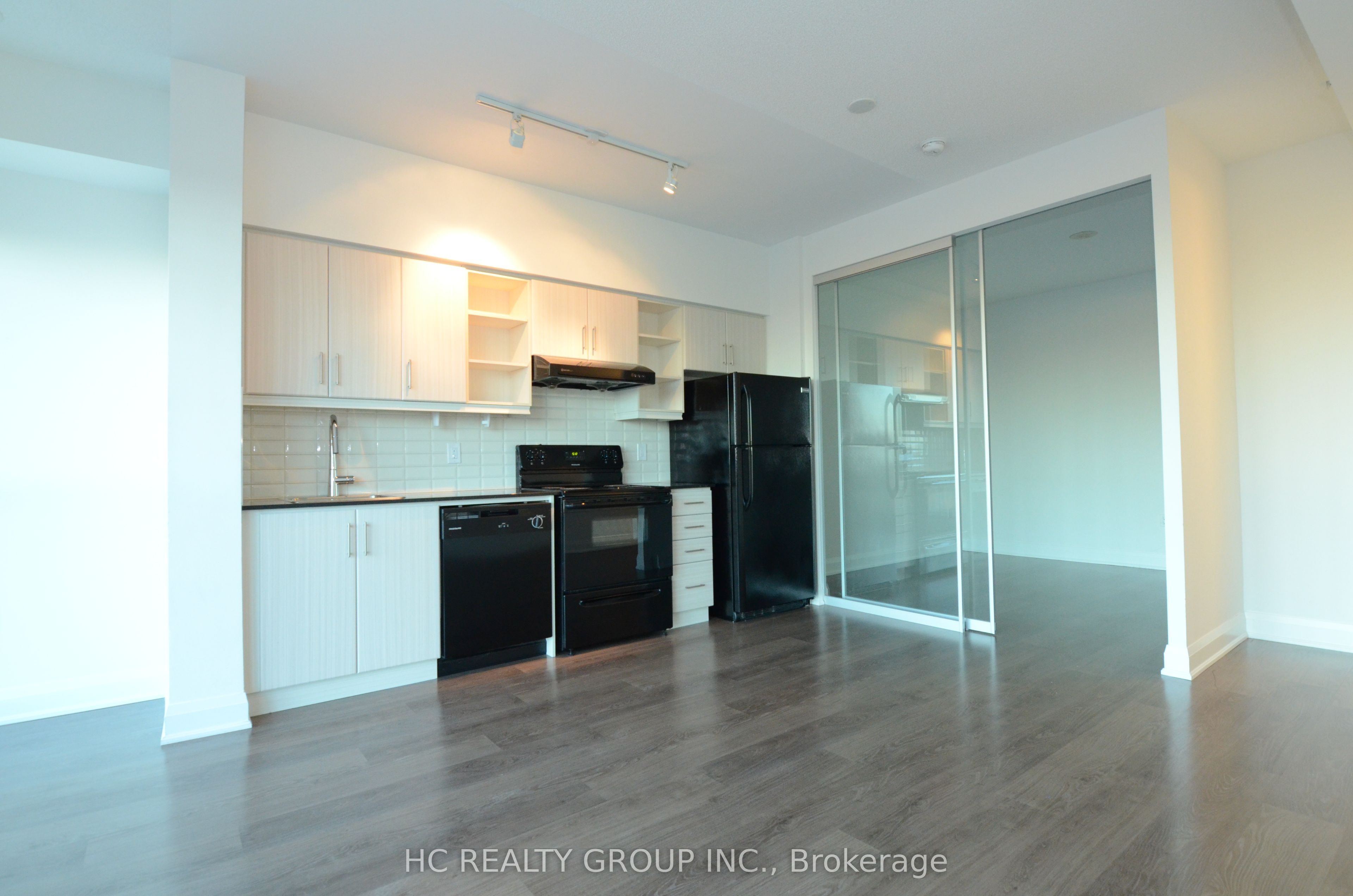 160 Vanderhoof Avenue 1217, Toronto, ON M4G 0B7 photo 4