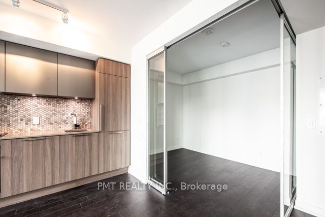 85 Wood Street 1617, Toronto, ON M4Y 0E8 photo 5