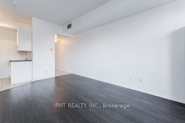 550 Front Street W 427, Toronto, ON M5V 3N5 photo 2