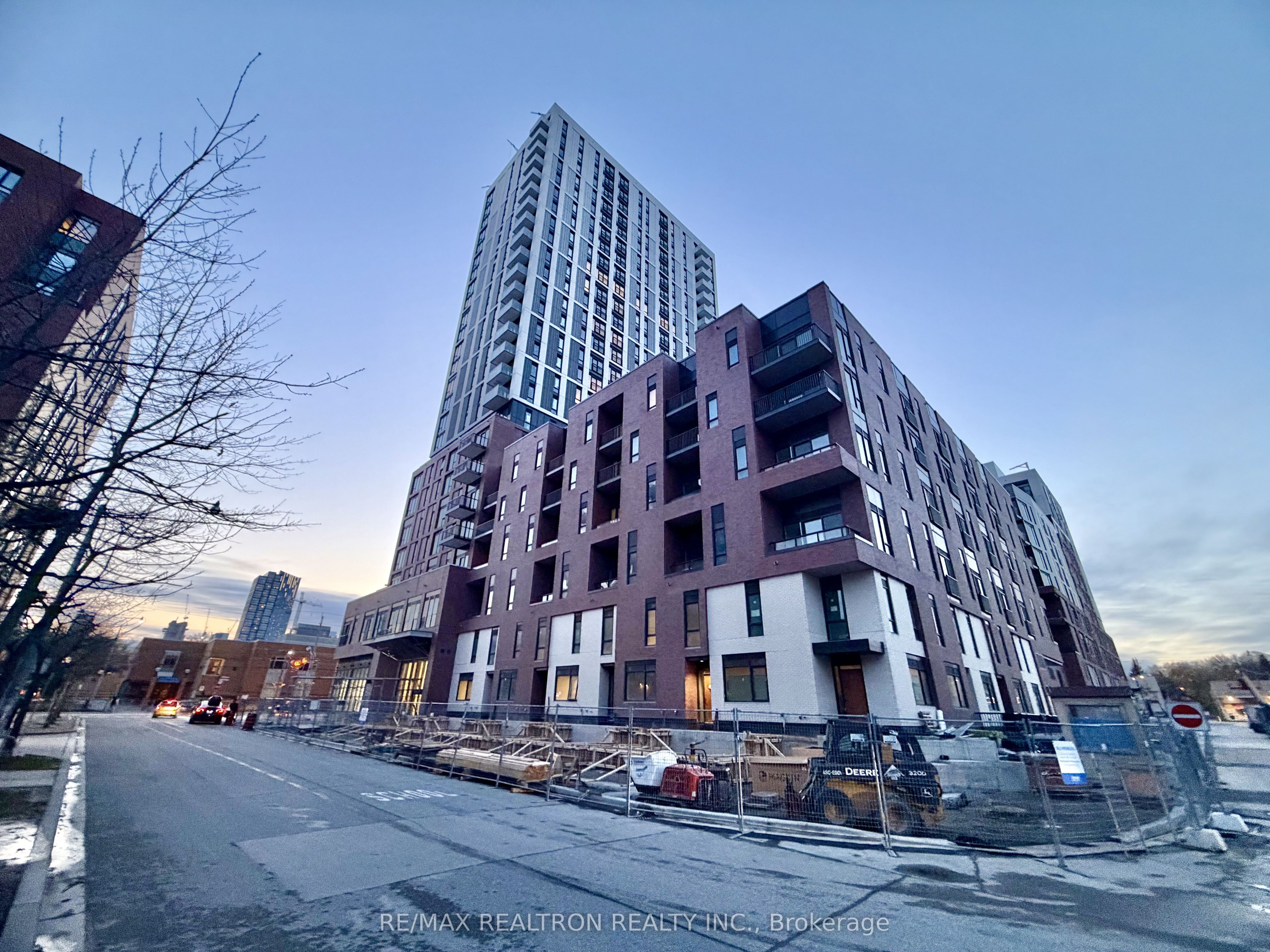 10 Oak Street 216, Toronto, ON M5A 0Z1 photo 2