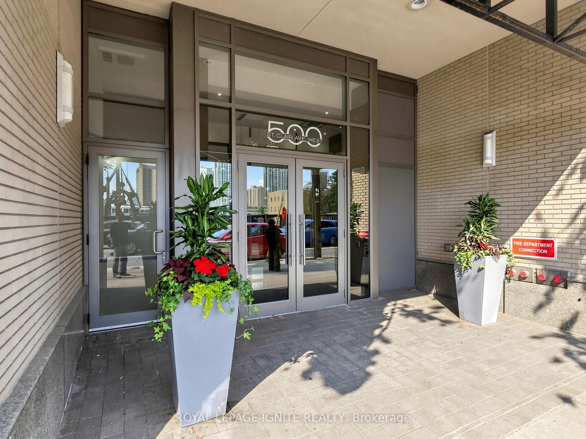 500 St.Clair Avenue W 204, Toronto, ON M6C 1A8 photo 3