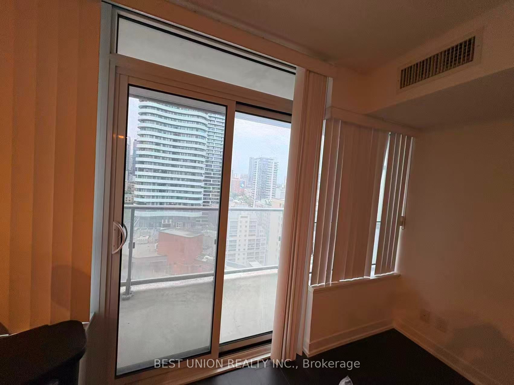 365 CHURCH Street 1904, Toronto, ON M5B 0B5 photo 4