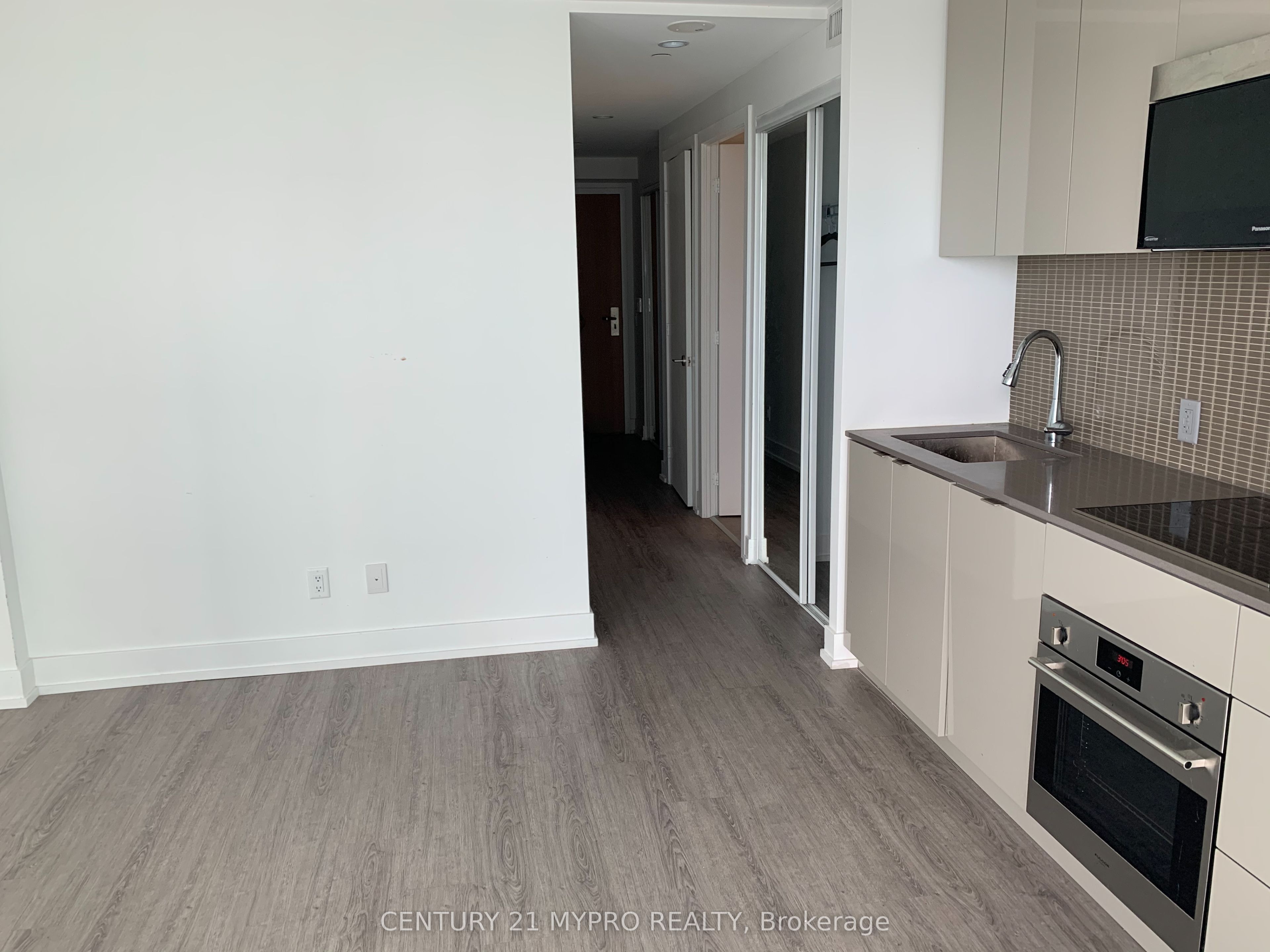 7 Grenville Street 4802, Toronto, ON M4Y 0E9 photo 3