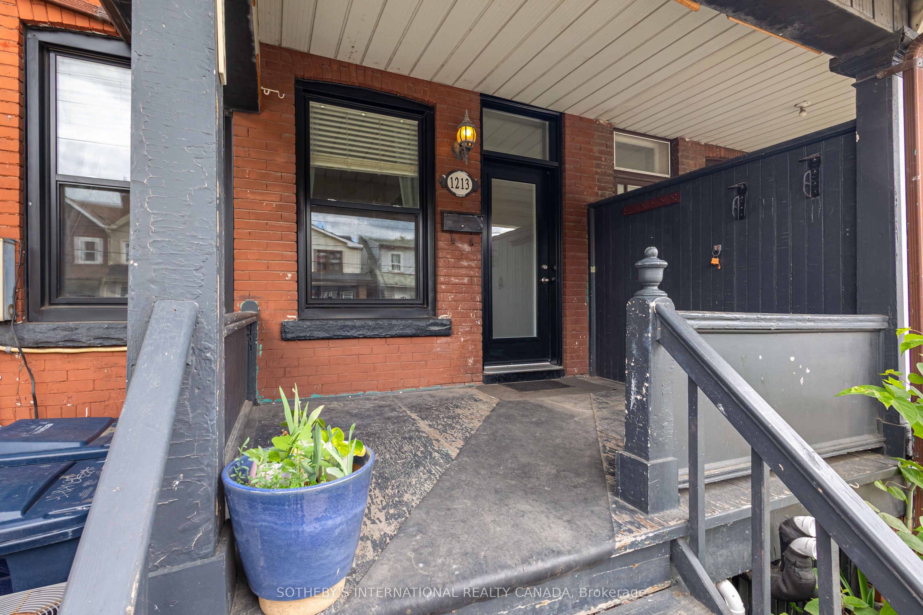 1213 College Street, Toronto, ON M6H 1C1 photo 2