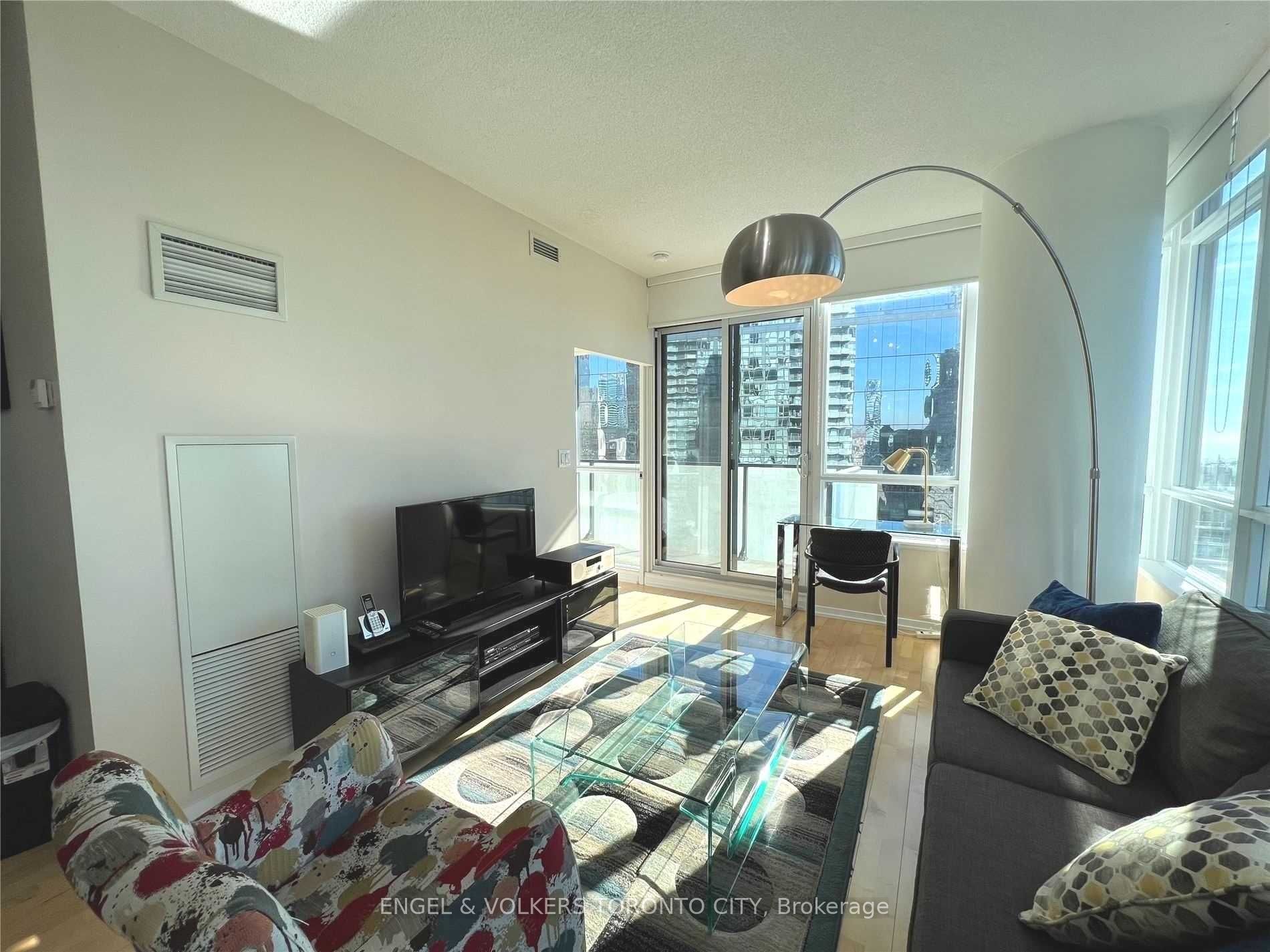 55 Bremner Boulevard 3910, Toronto, ON M5J 0A6 photo 2