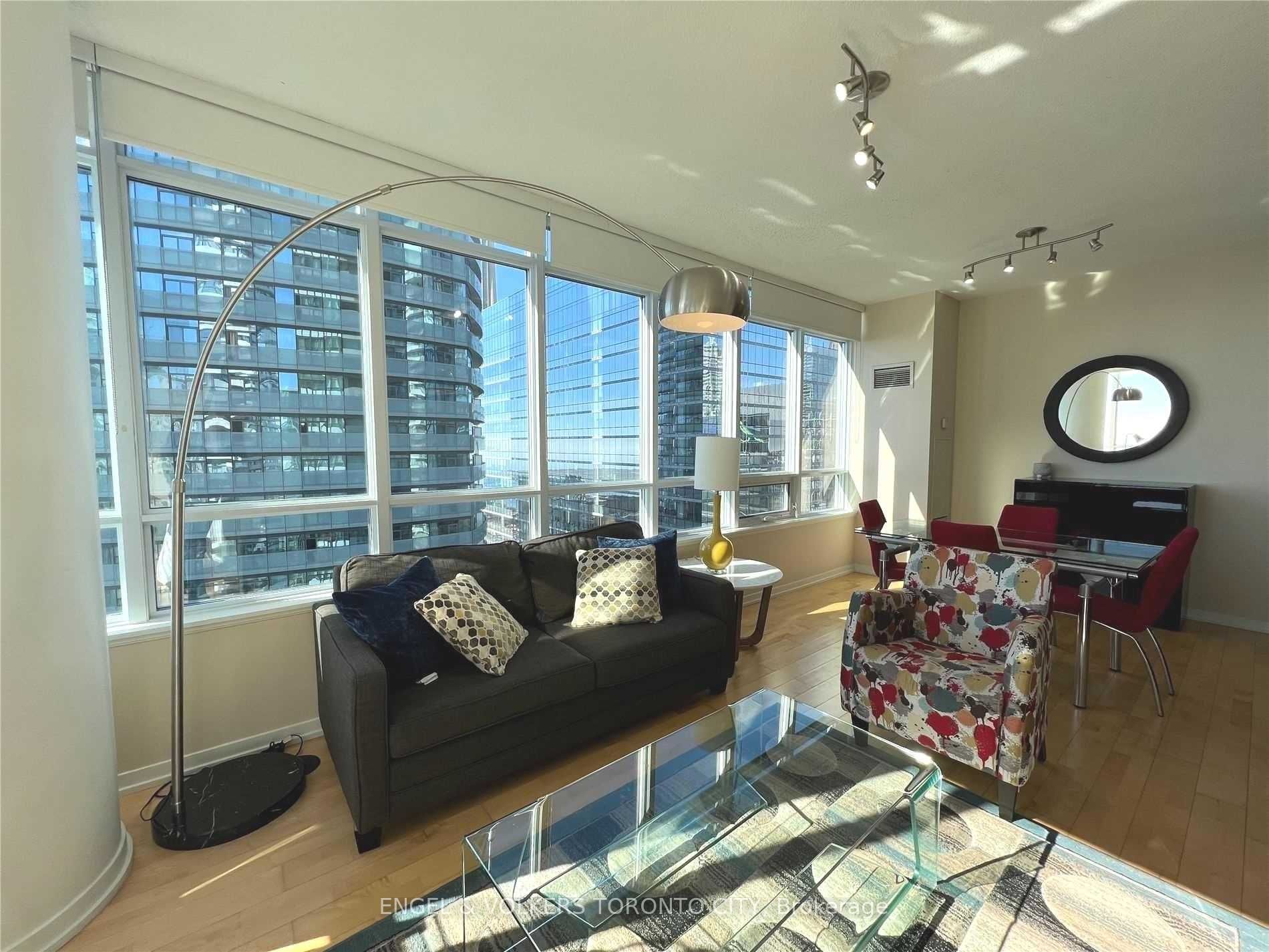 55 Bremner Boulevard 3910, Toronto, ON M5J 0A6 photo 3