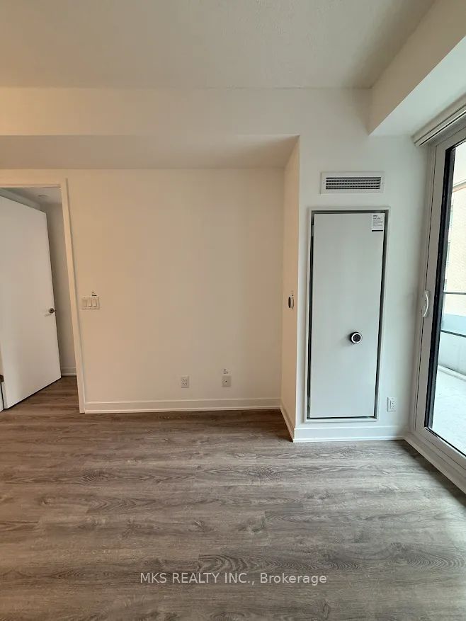 180 Front Street E 611, Toronto, ON M5A 0A9