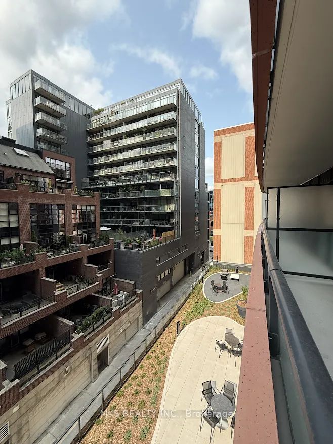 180 Front Street E 611, Toronto, ON M5A 0A9 photo 3