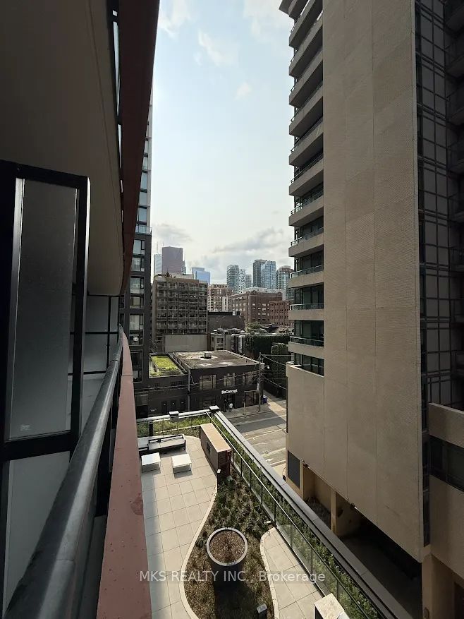 180 Front Street E 611, Toronto, ON M5A 0A9 photo 4