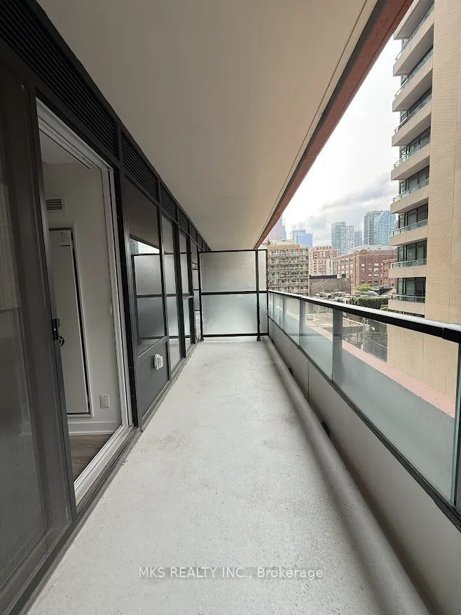 180 Front Street E 611, Toronto, ON M5A 0A9 photo 5