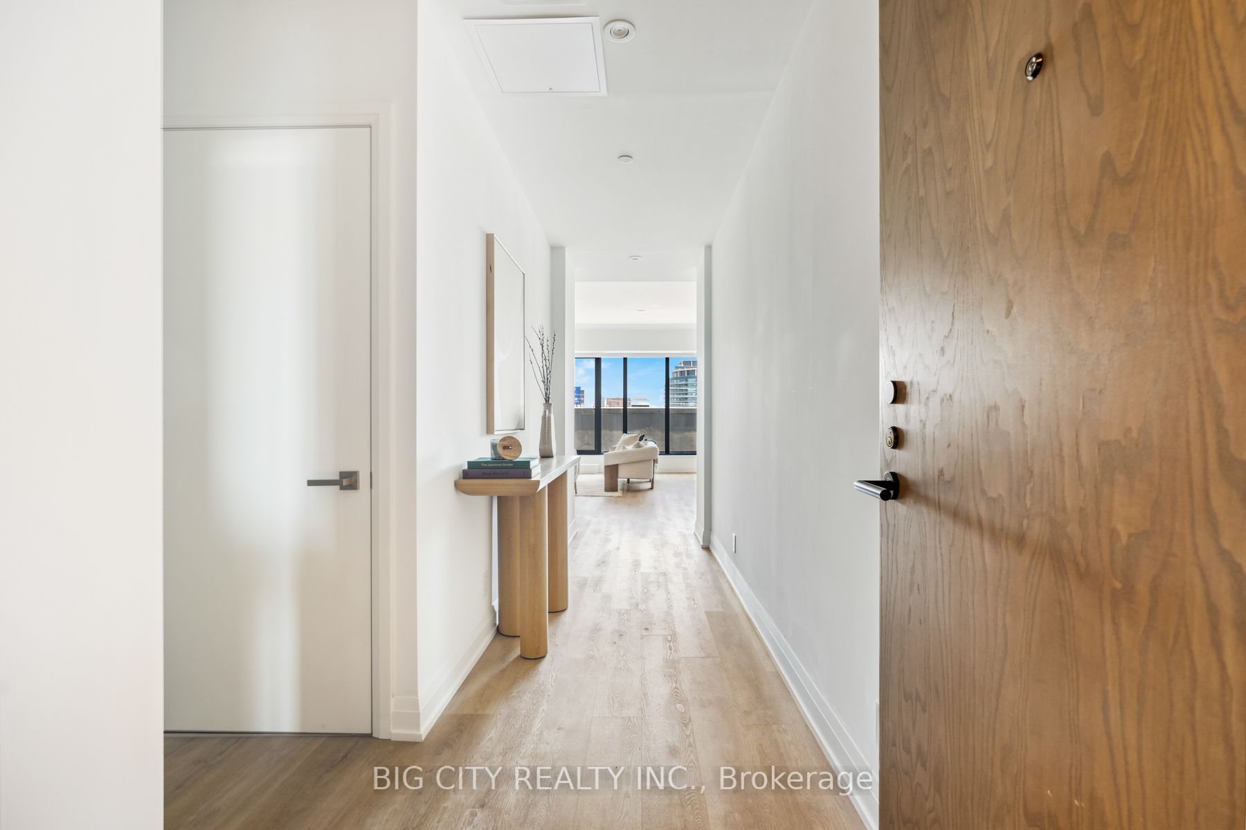 36 Brentcliffe Road 214, Toronto, ON M4G 0E1 photo 2