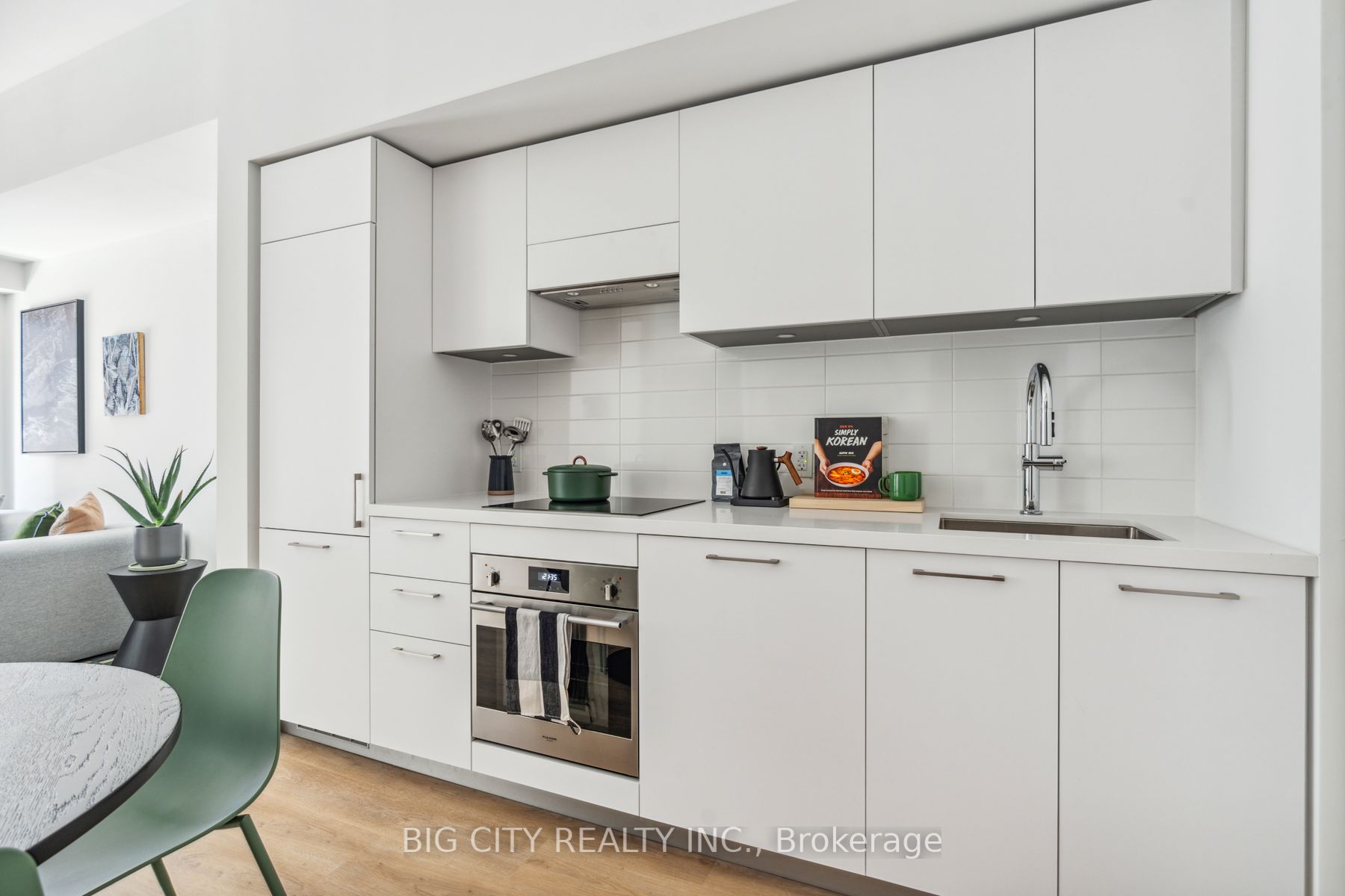 36 Brentcliffe Road 307, Toronto, ON M4G 0E1 photo 5