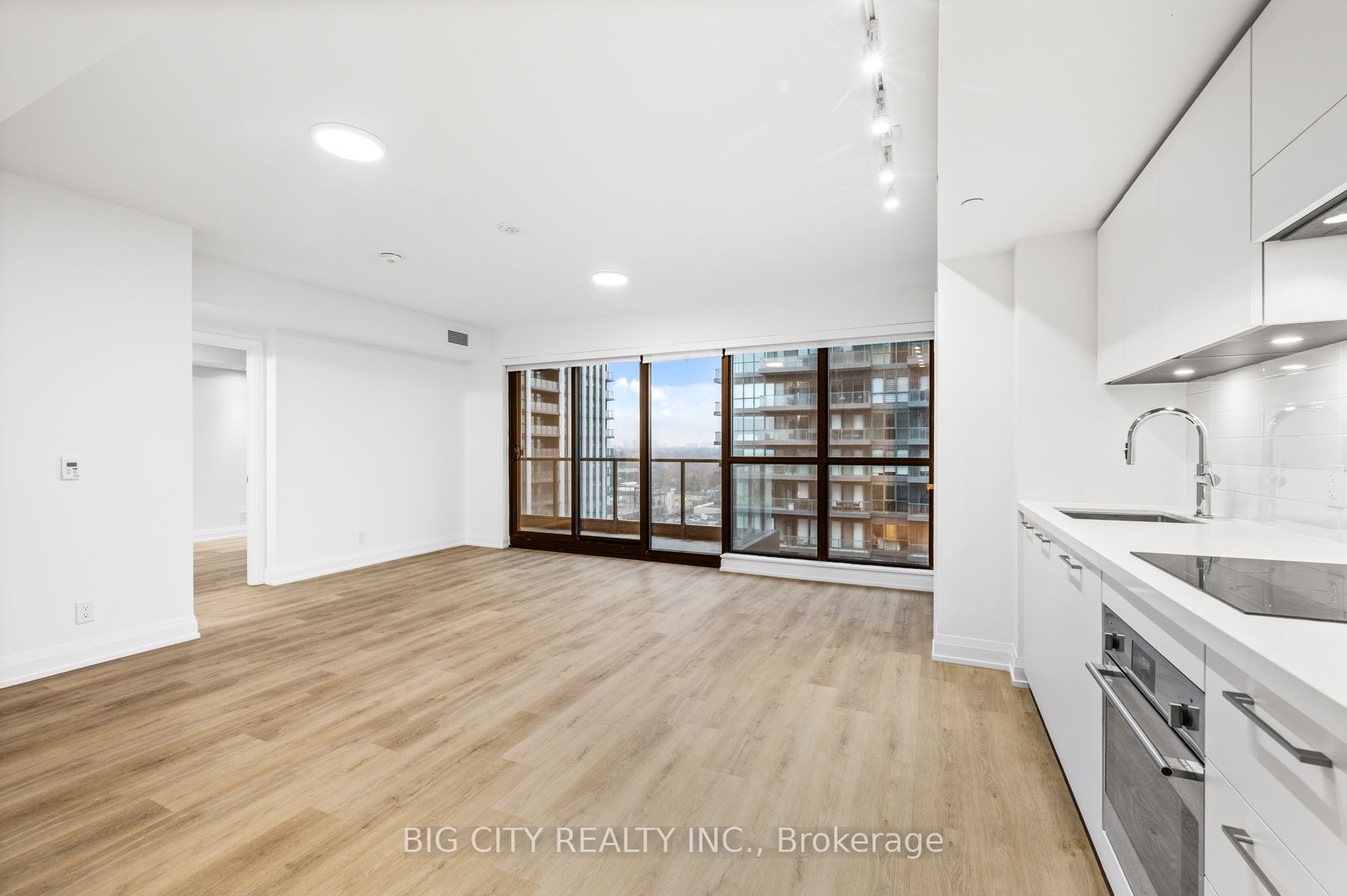 36 Brentcliffe Road 801, Toronto, ON M4G 0E1