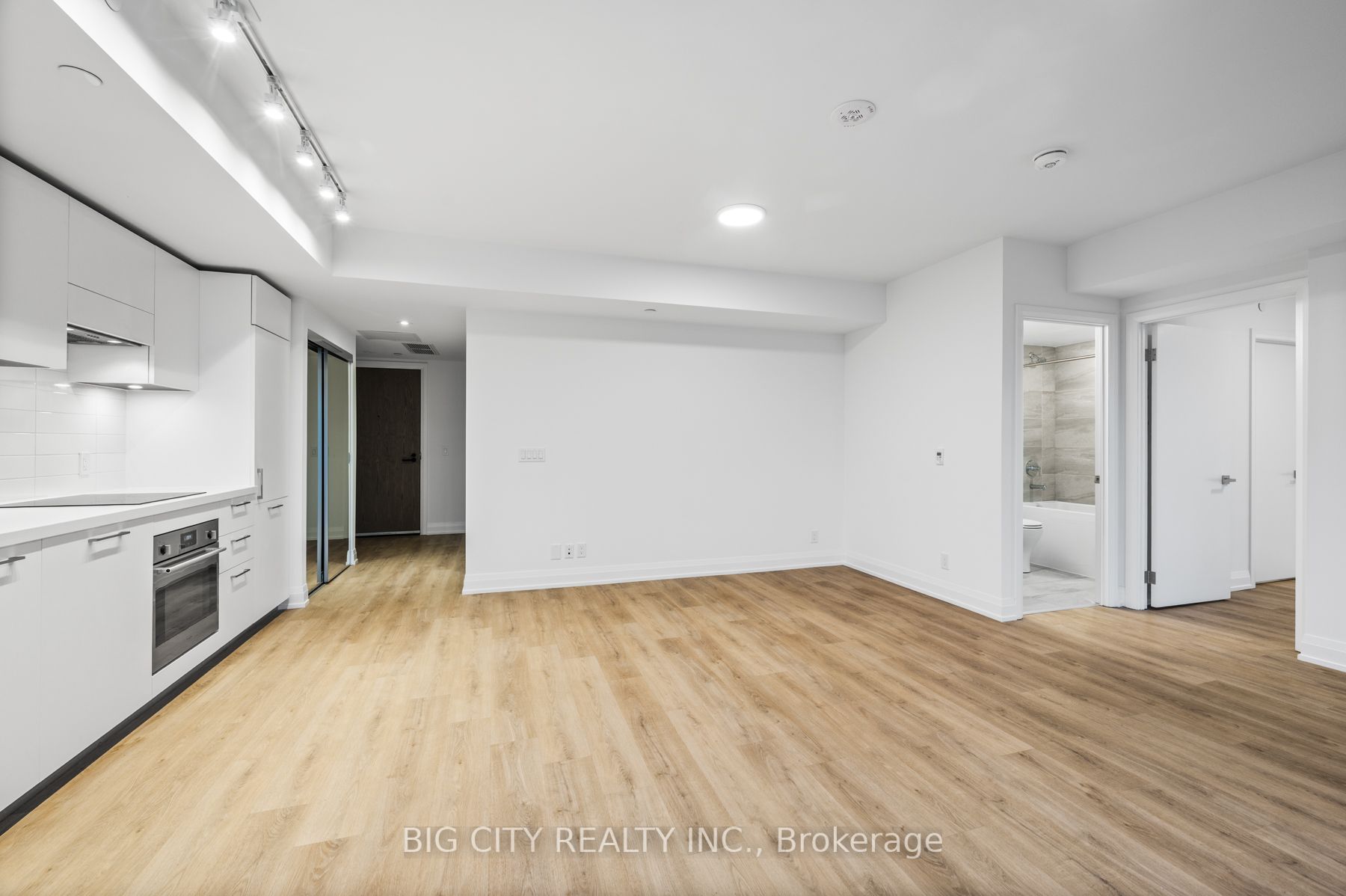 36 Brentcliffe Road 801, Toronto, ON M4G 0E1 photo 4