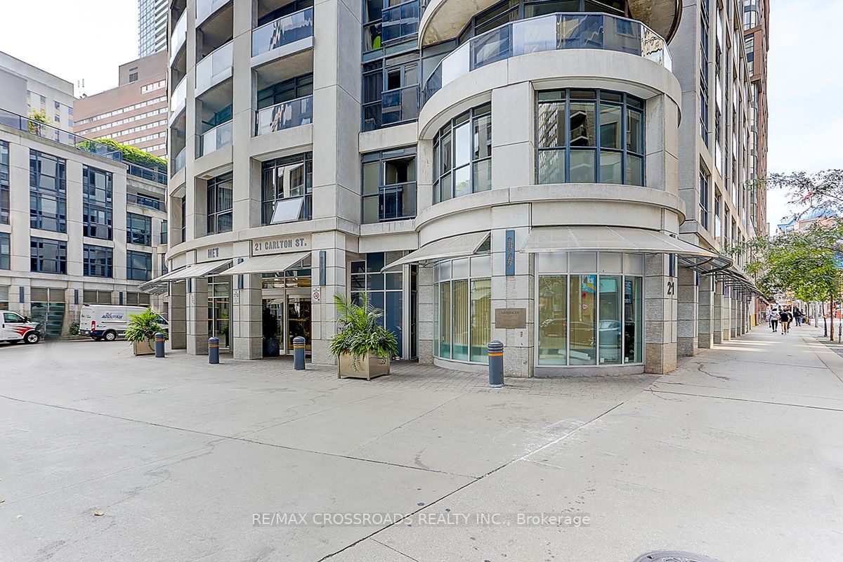 21 Carlton Street 1910, Toronto, ON M5B 1L3 photo 2