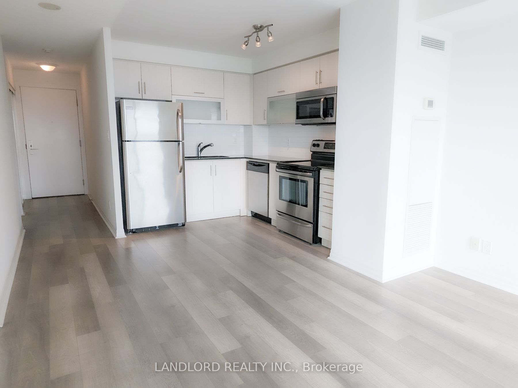 2015 Sheppard Avenue E 2501, Toronto, ON M2J 0B3