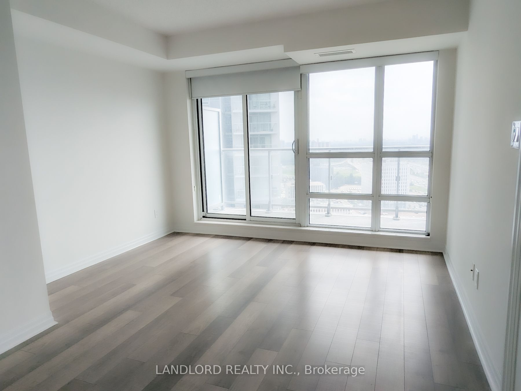 2015 Sheppard Avenue E 2501, Toronto, ON M2J 0B3 photo 3