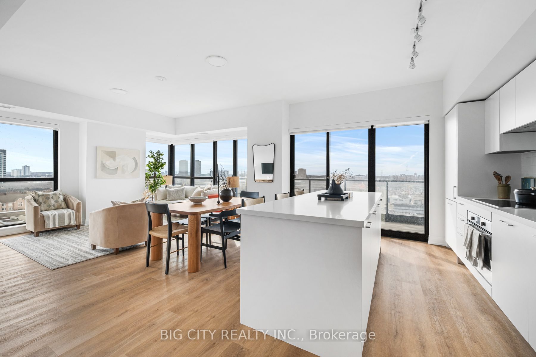 36 Brentcliffe Road 816, Toronto, ON M4G 0E1 photo 2