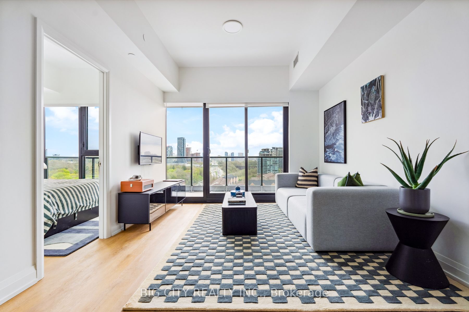 36 Brentcliffe Road 1110, Toronto, ON M4G 0E1