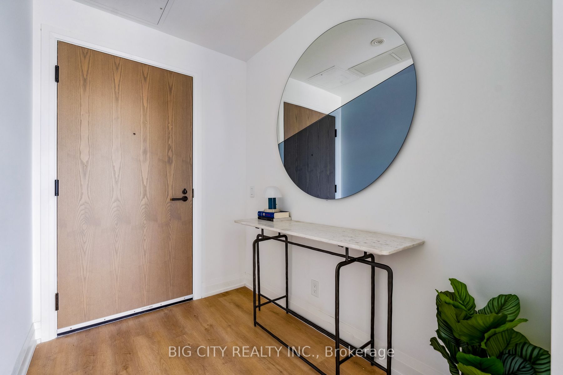 36 Brentcliffe Road 1110, Toronto, ON M4G 0E1 photo 2