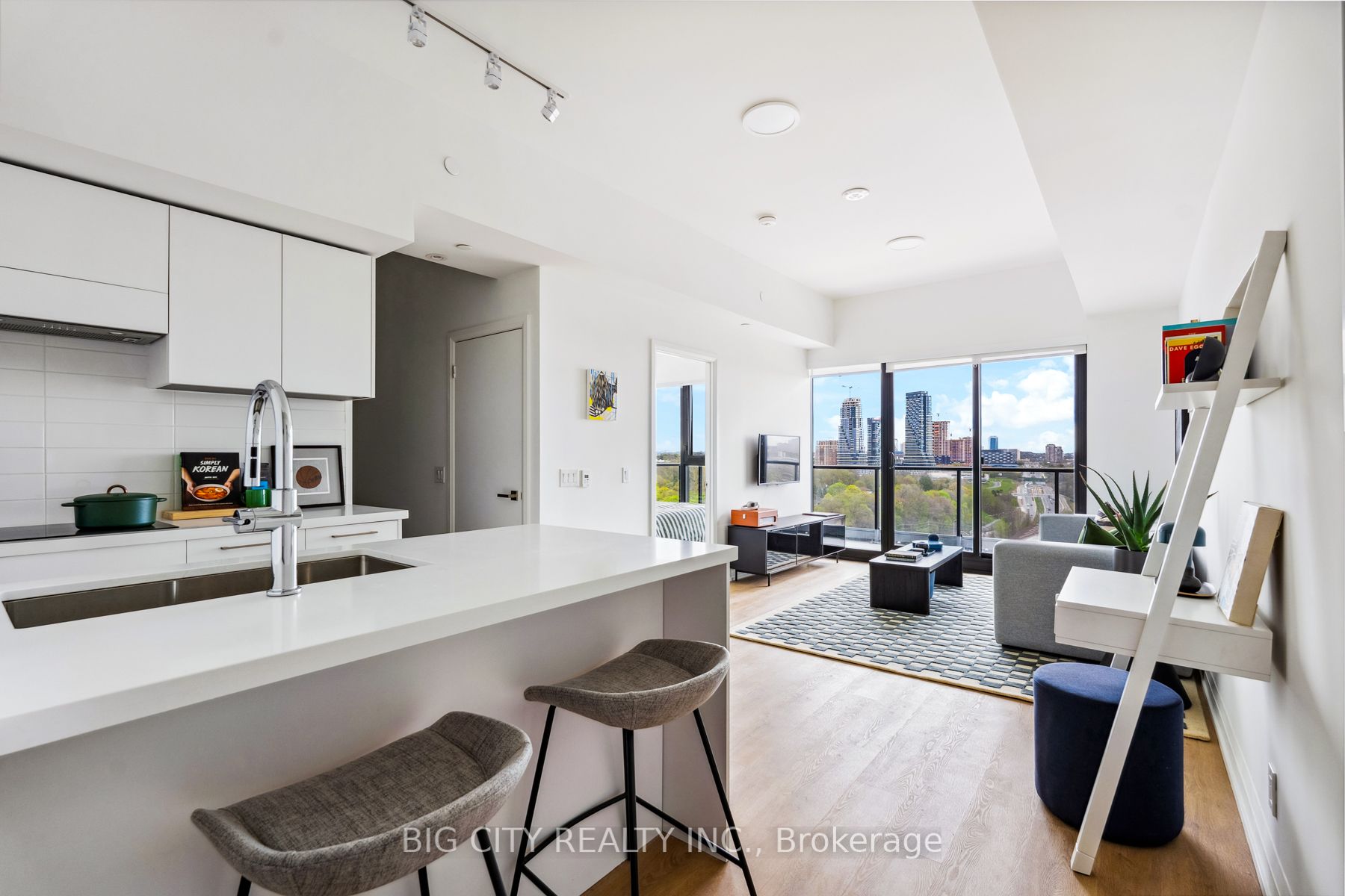36 Brentcliffe Road 1110, Toronto, ON M4G 0E1 photo 5