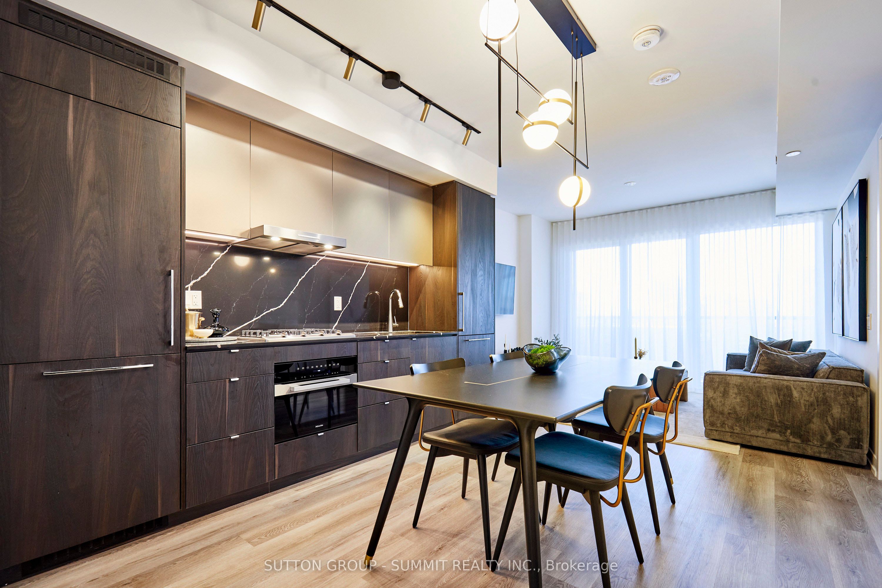 771 YONGE Street 2501, Toronto, ON M4W 0B8 photo 3